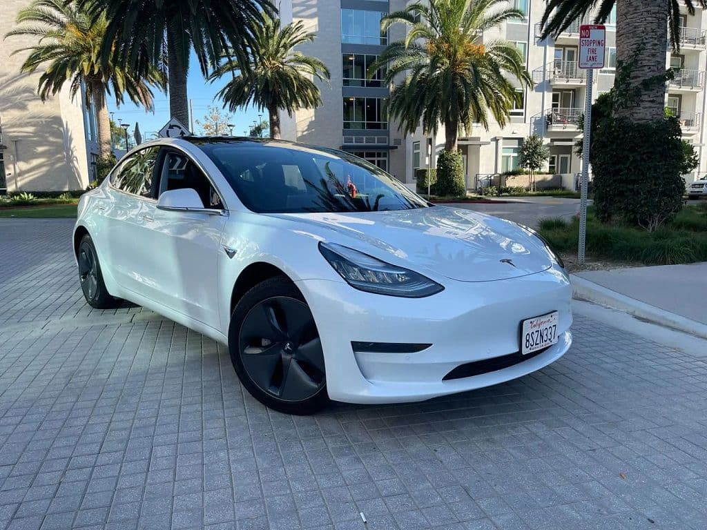 2018 Tesla Model 3 photo 1
