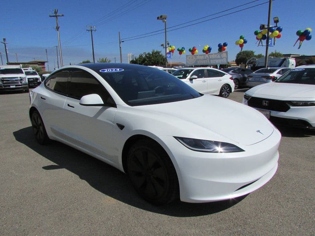 2024 Tesla Model 3 photo 1