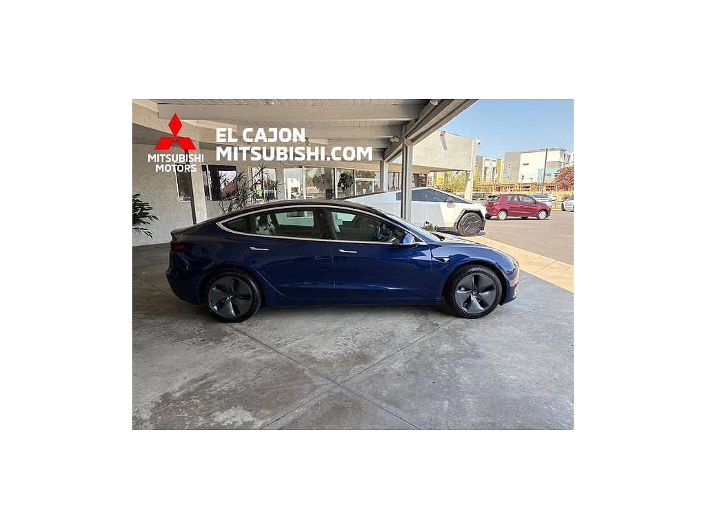 2019 Tesla Model 3 photo 1
