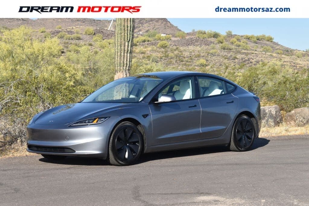 2025 Tesla Model 3 photo 1