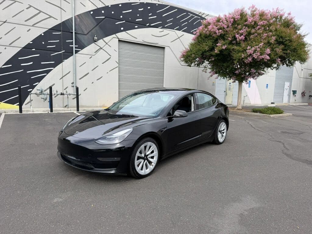 2023 Tesla Model 3 photo 1