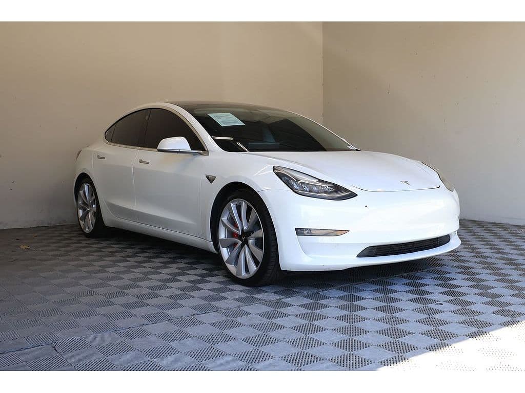 2019 Tesla Model 3 photo 1