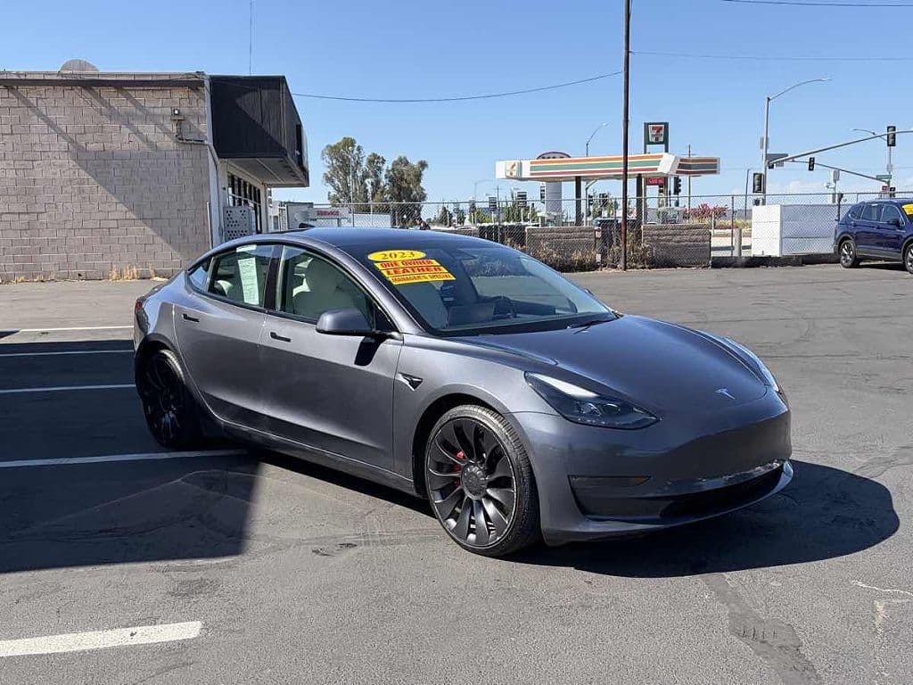 2023 Tesla Model 3 photo 1