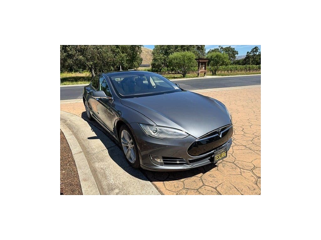 2013 Tesla Model S photo 1