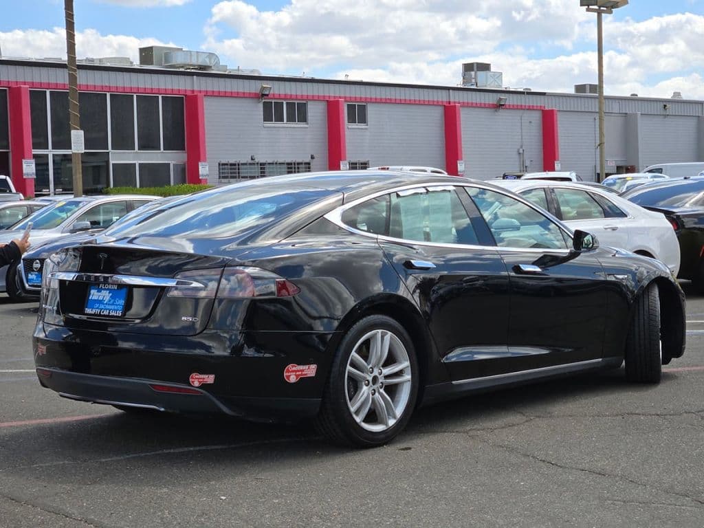 2016 Tesla Model S photo 1