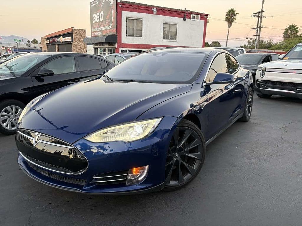 2016 Tesla Model S photo 1