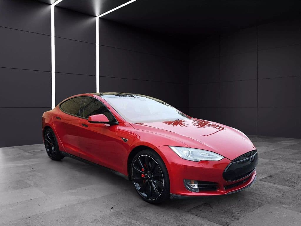2014 Tesla Model S photo 1
