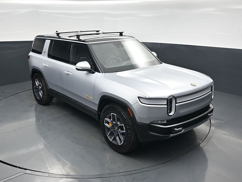 2023 Rivian R1S photo 1