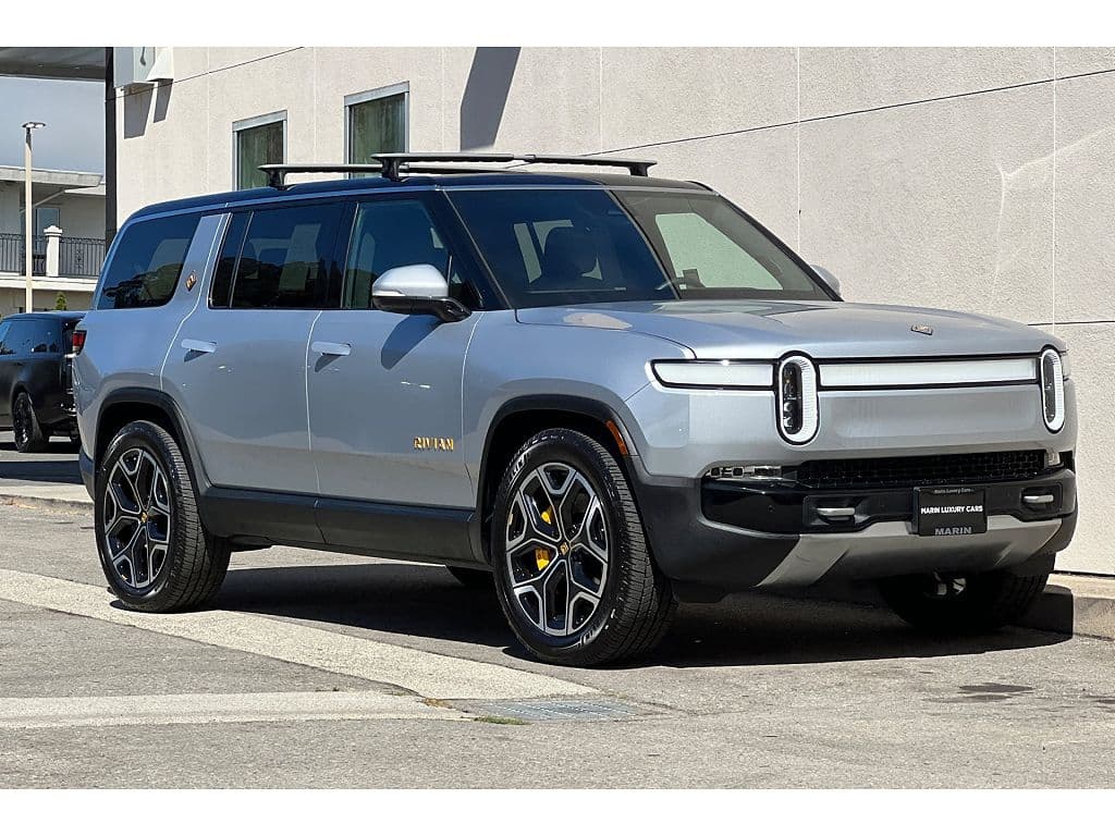 2023 Rivian R1S photo 1