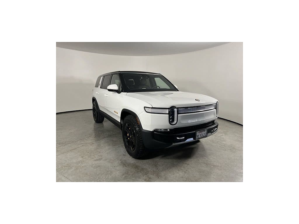 2024 Rivian R1S photo 1