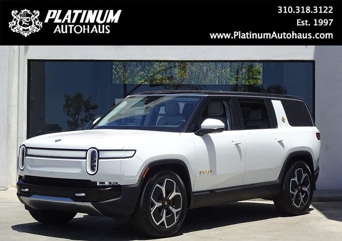 2024 Rivian R1S photo 1