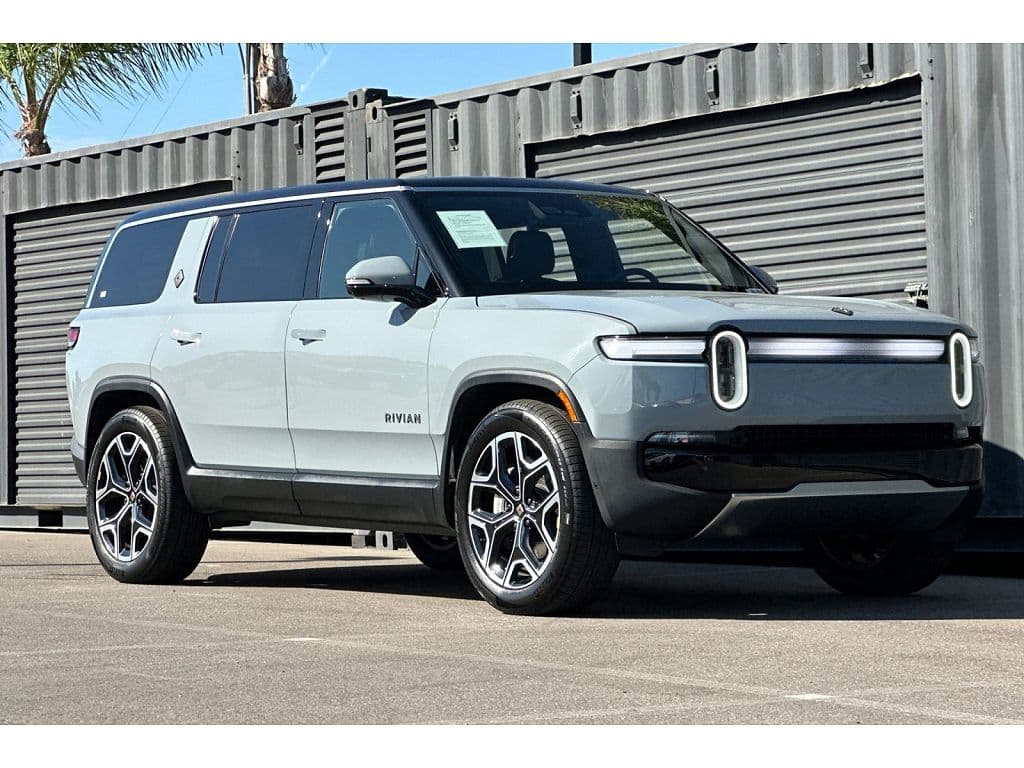 2025 Rivian R1S photo 1