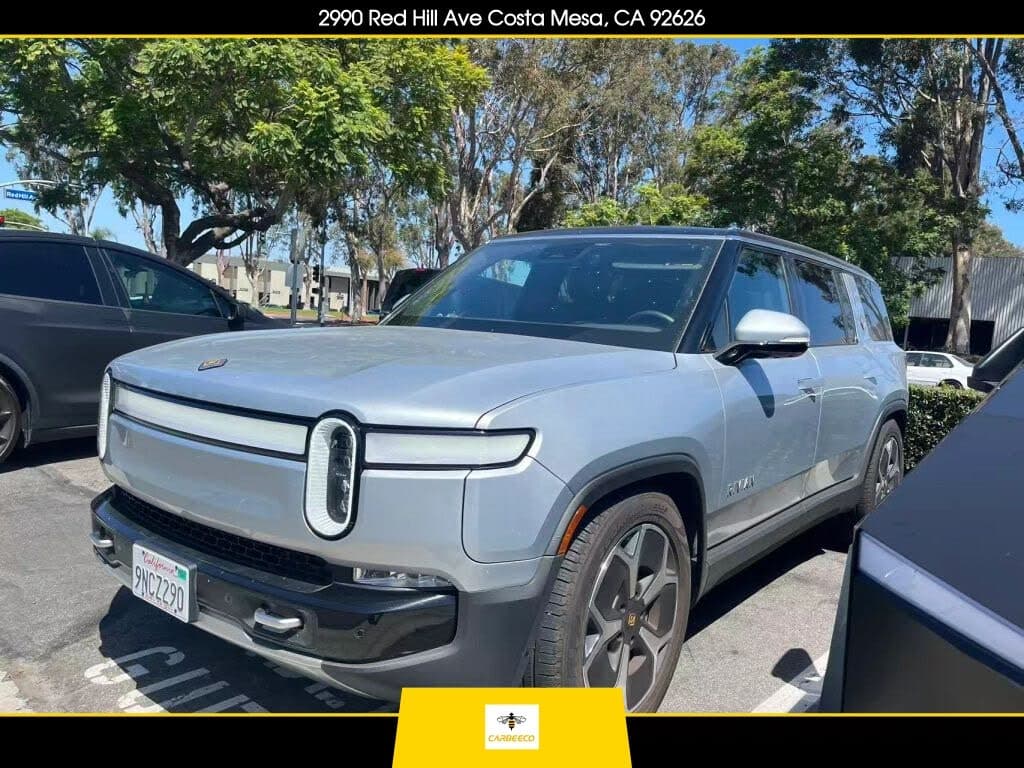 2024 Rivian R1S photo 1