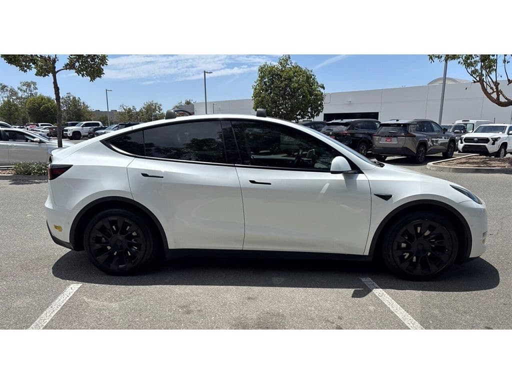 2022 Tesla Model Y photo 1