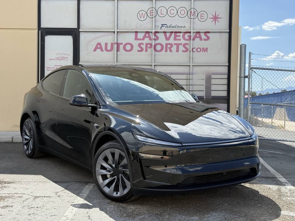 2026 Tesla Model Y photo 1
