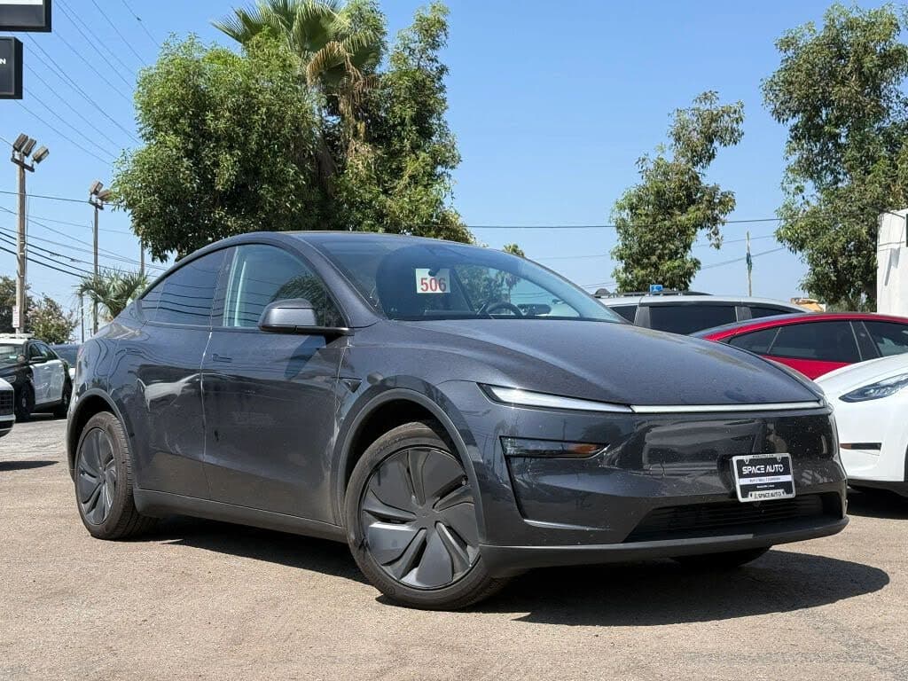2026 Tesla Model Y photo 1