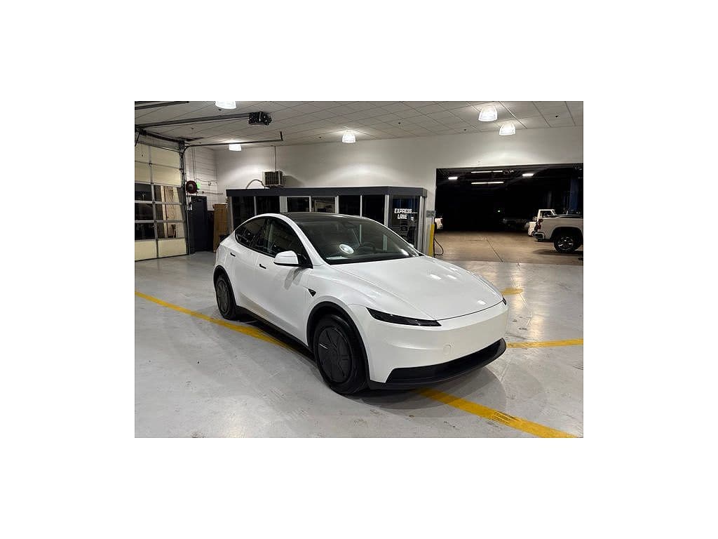 2026 Tesla Model Y photo 1