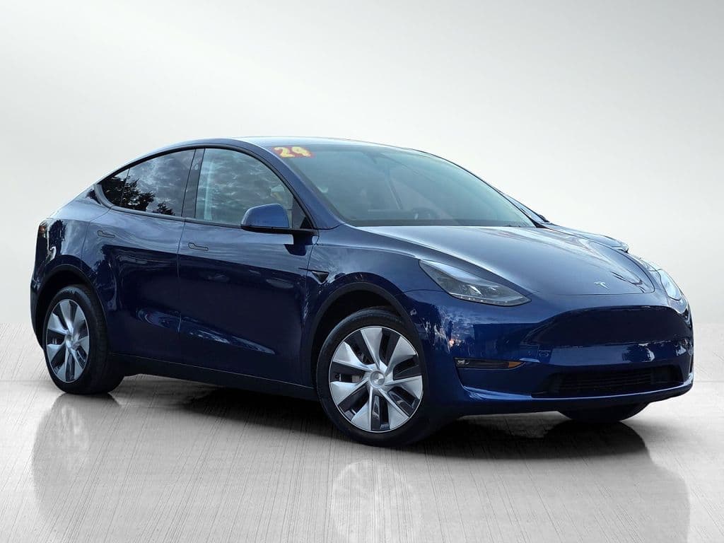 2024 Tesla Model Y photo 1