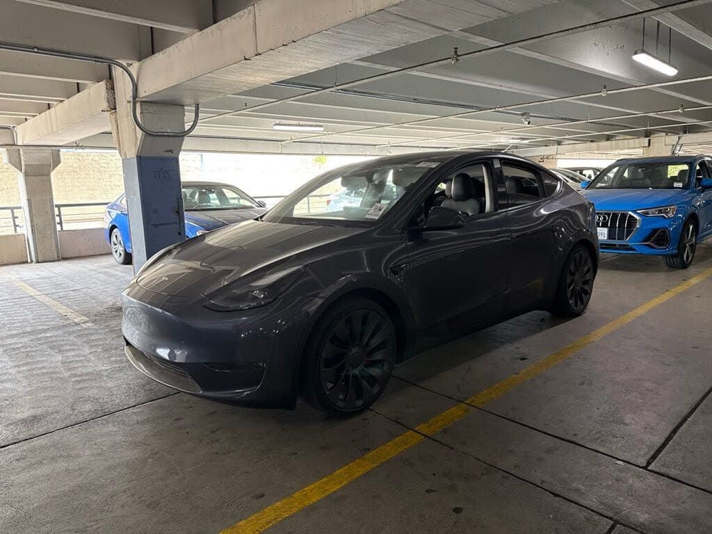 2023 Tesla Model Y photo 1