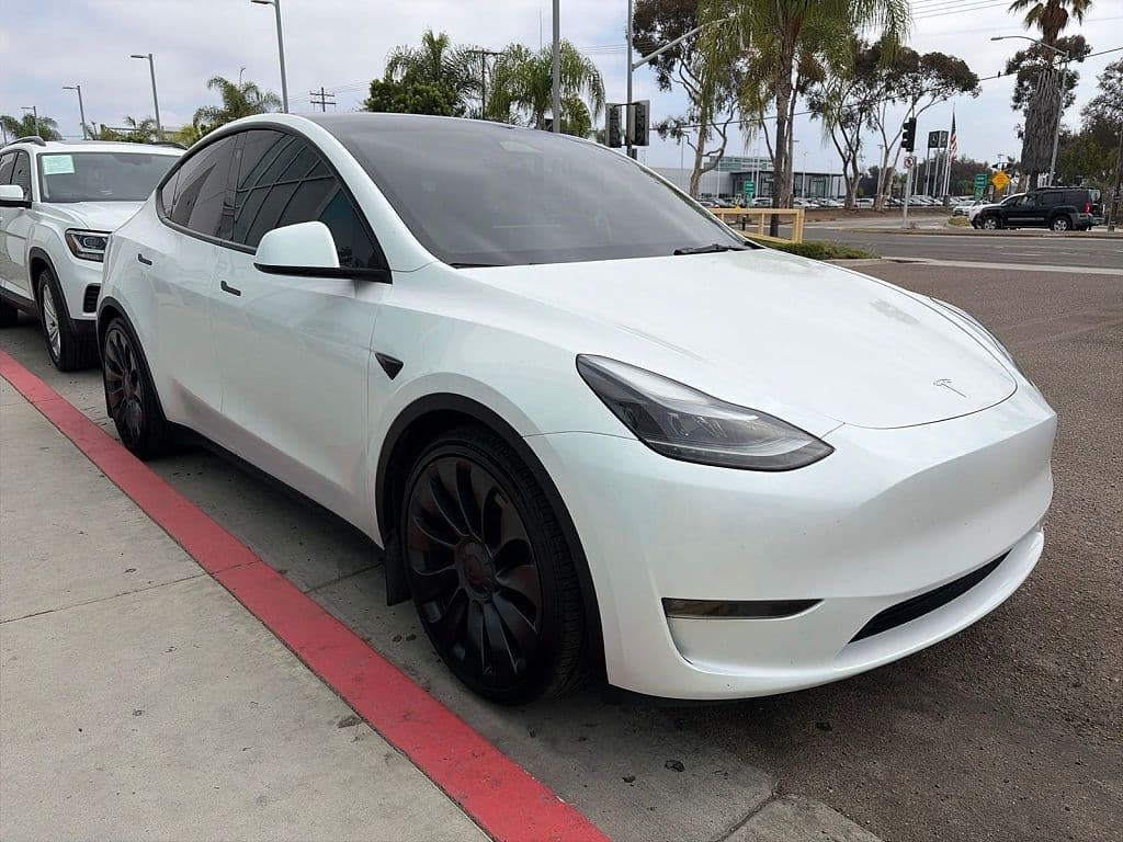 2023 Tesla Model Y photo 1