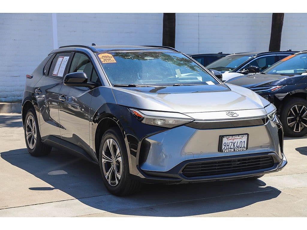 2023 Toyota bZ4X photo 1
