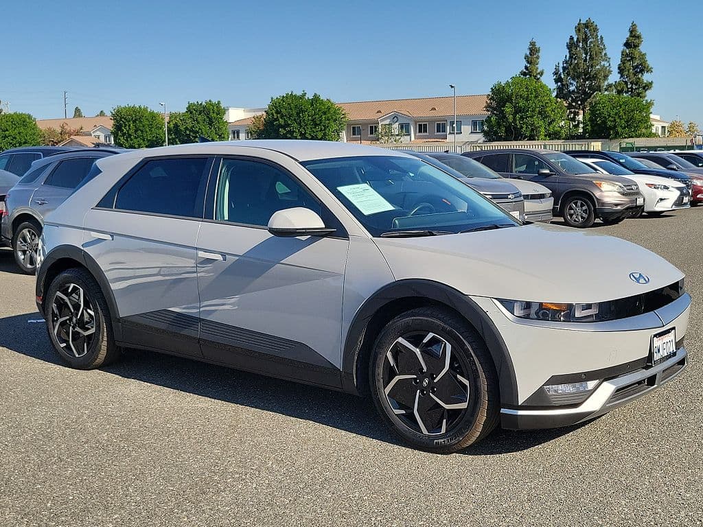 2024 Hyundai IONIQ 5 photo 1