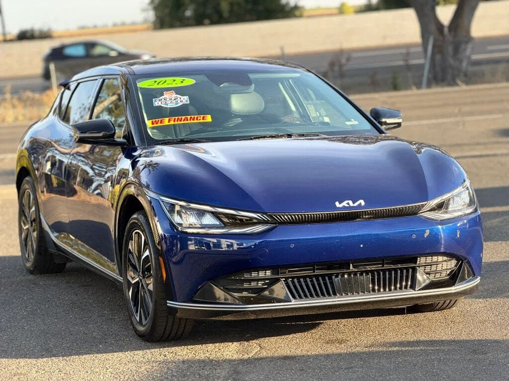2023 Kia EV6 photo 1