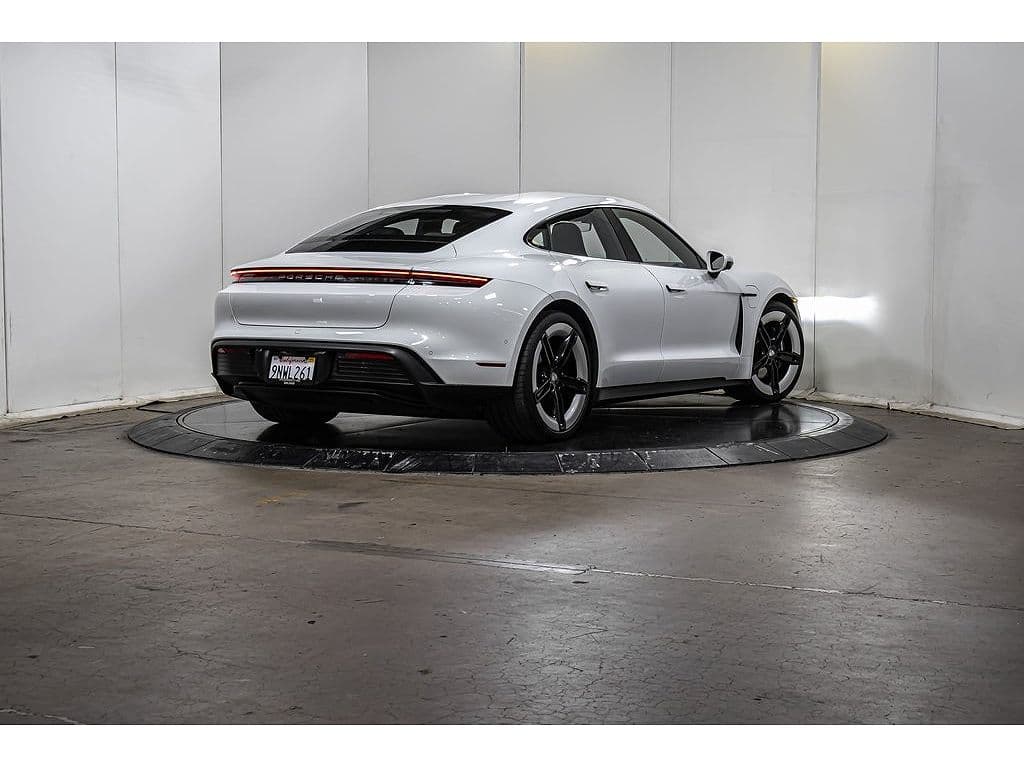 2025 Porsche Taycan photo 1