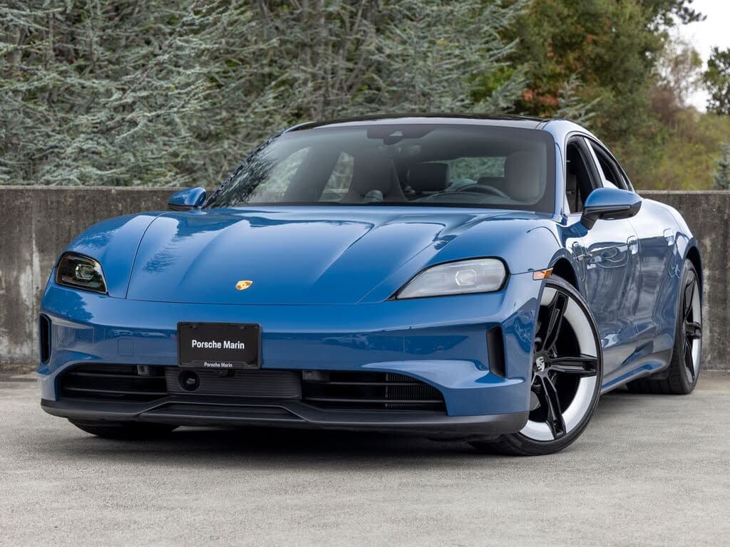 2025 Porsche Taycan photo 1