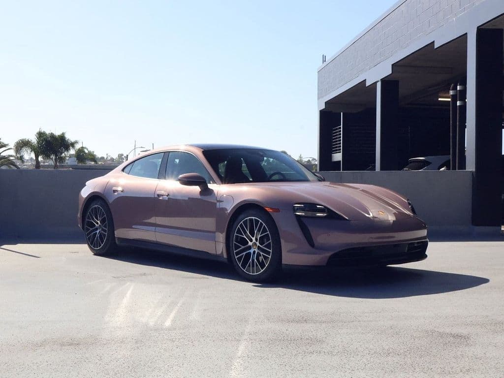 2023 Porsche Taycan photo 1