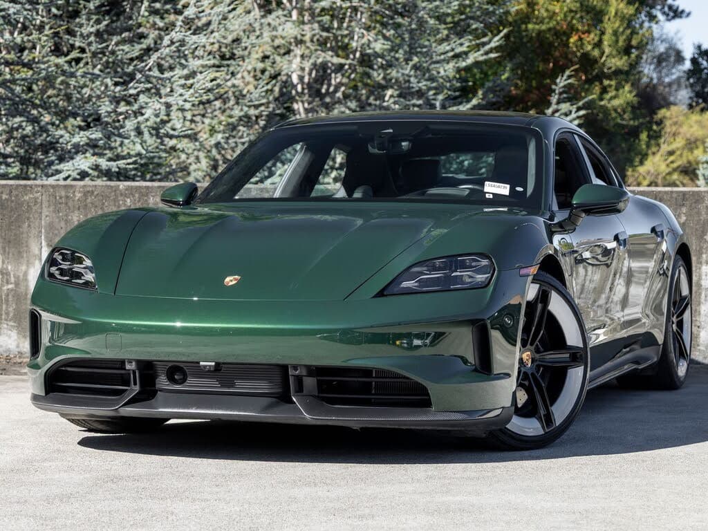 2025 Porsche Taycan photo 1