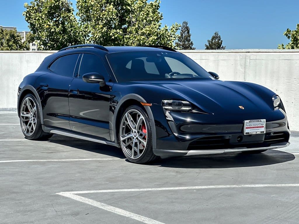 2023 Porsche Taycan photo 1