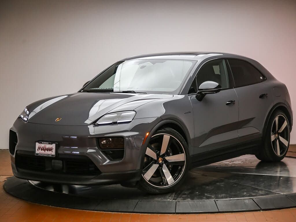 2025 Porsche Macan photo 1