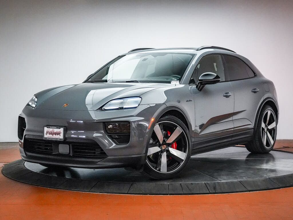 2025 Porsche Macan photo 1