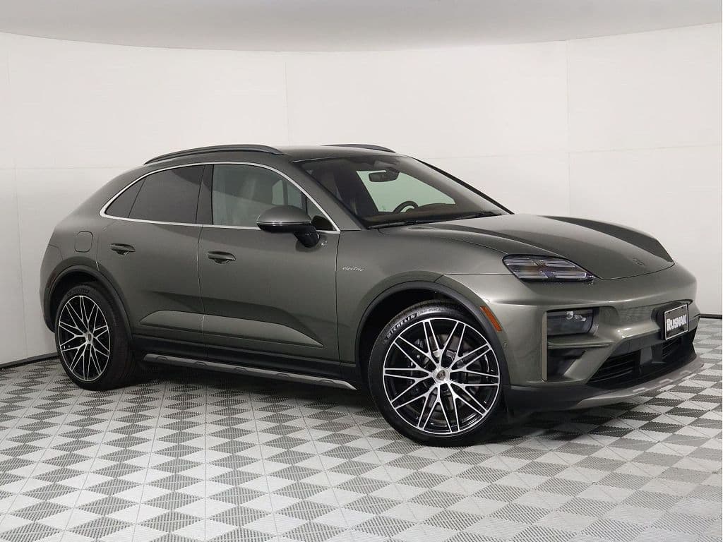 2025 Porsche Macan photo 1