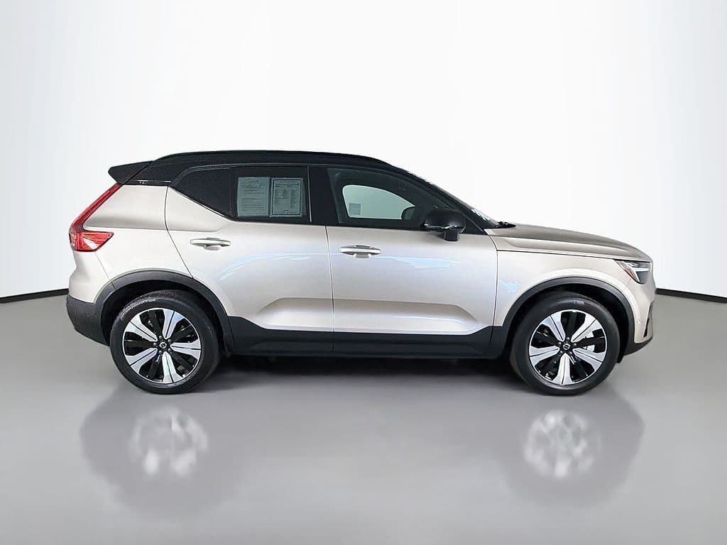 2023 Volvo XC40 Recharge photo 1